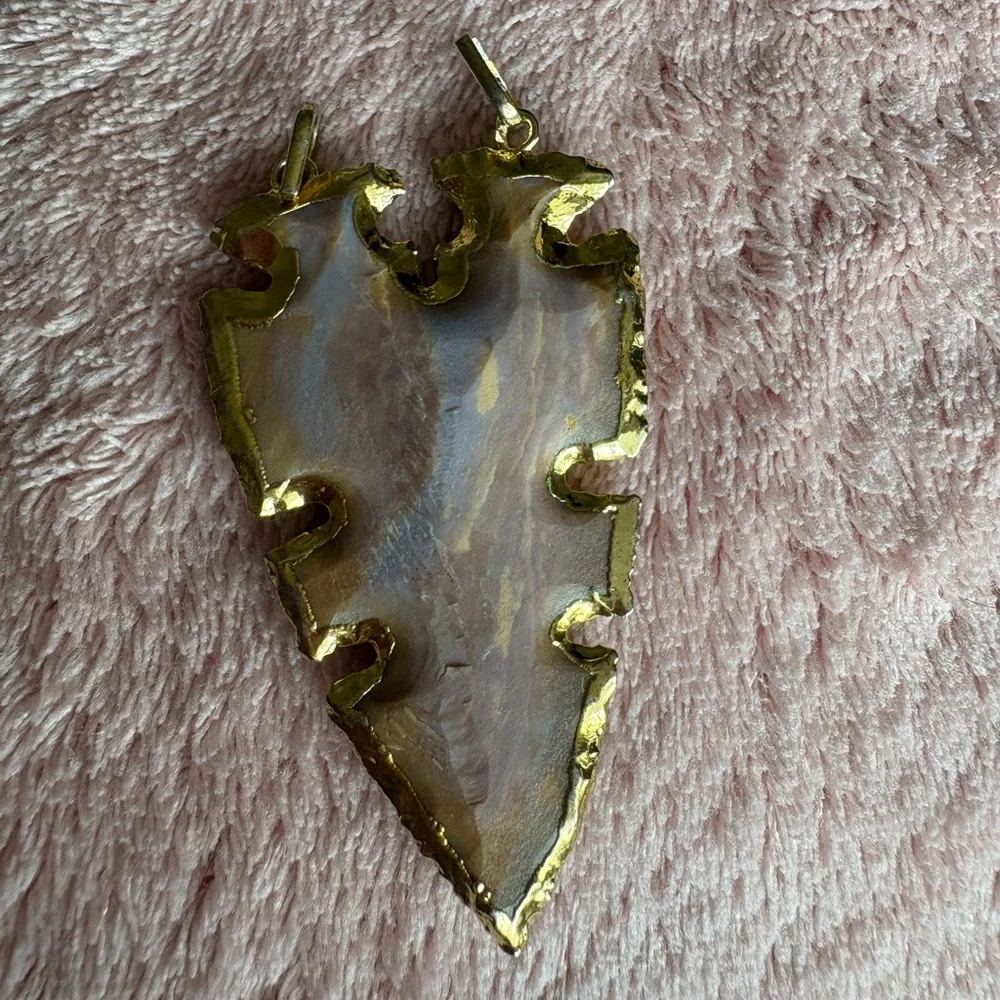 Terra Arrow Pendant – Gold Trimmed Chert Stone Necklace, Boho Earthy Jewelry - Picture 3 of 4